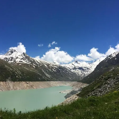 In Fee Near Slopes *